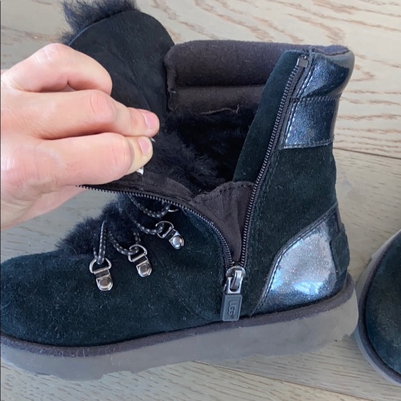 Kids Ugg Winter Boots - Picture 3 of 6